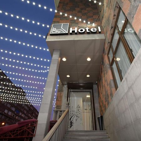 In City Hotel Ереван Экстерьер фото