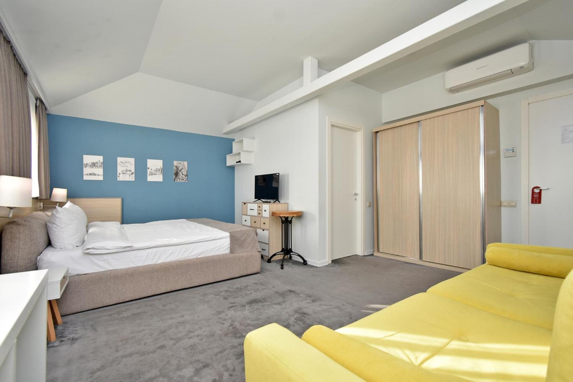 In City Hotel Ереван Экстерьер фото