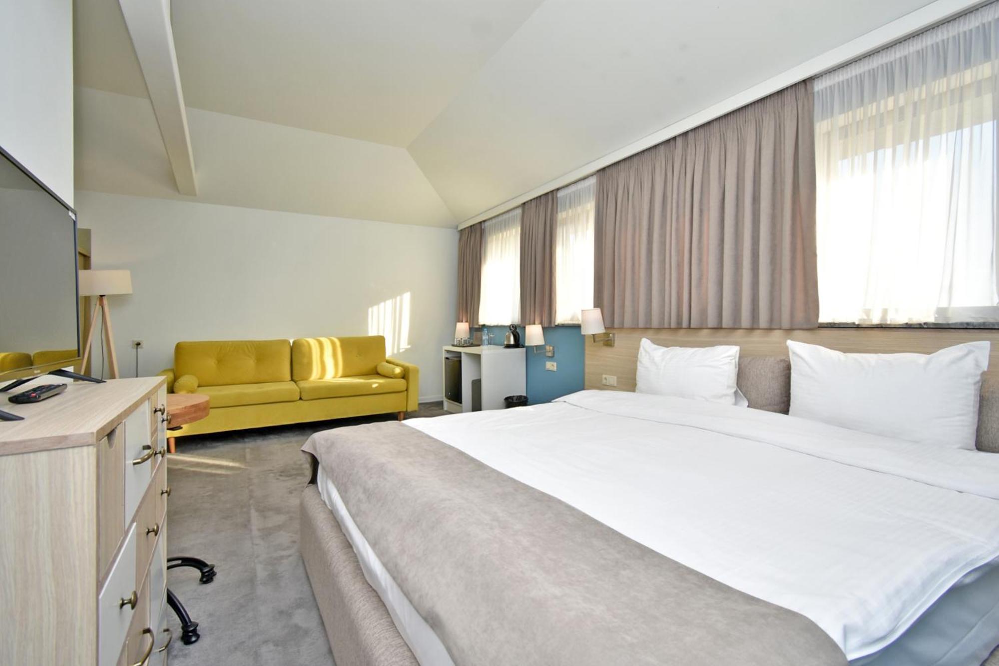 In City Hotel Ереван Экстерьер фото