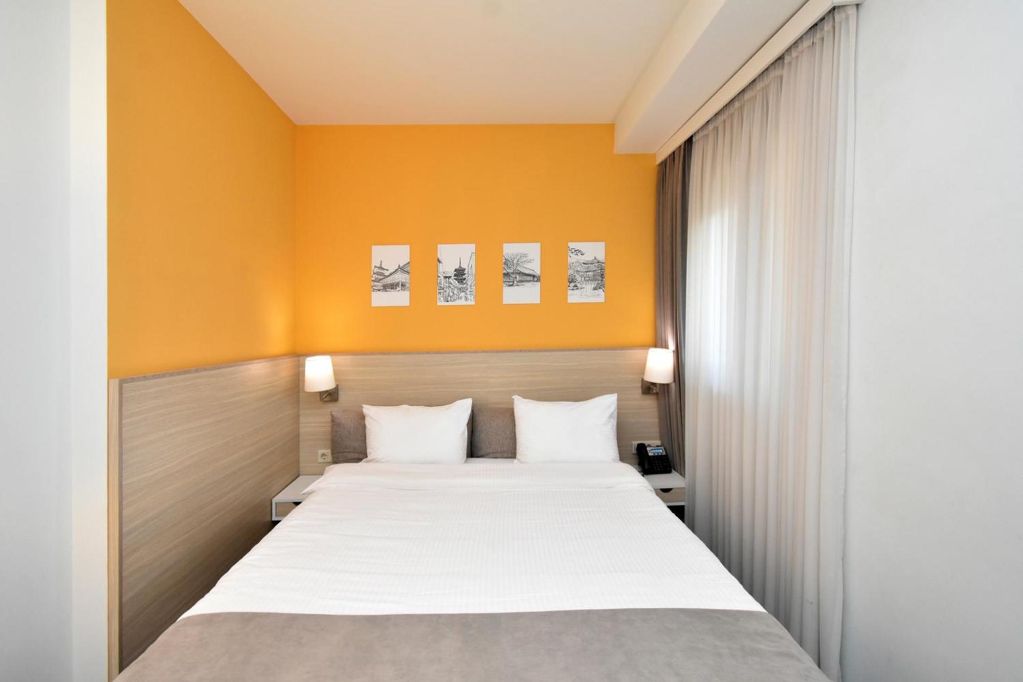In City Hotel Ереван Экстерьер фото